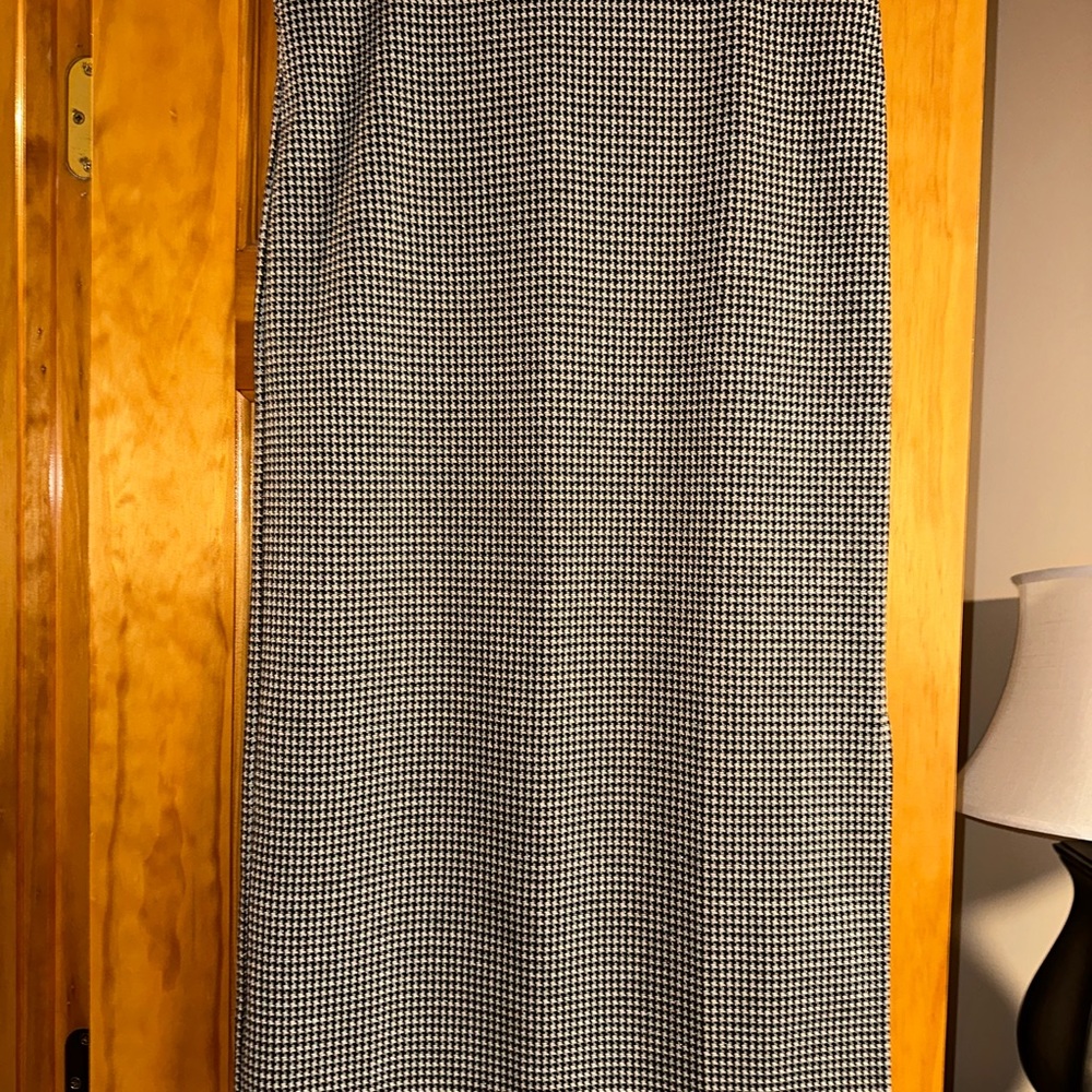 Metallic sequin thread skirt - Picture 3 of 3